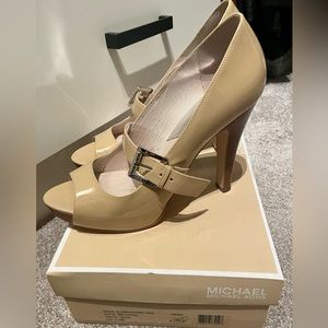 Like new Michael Kors “Chandler” Mary Jane heels size 9.5 Nude. Great for Spring